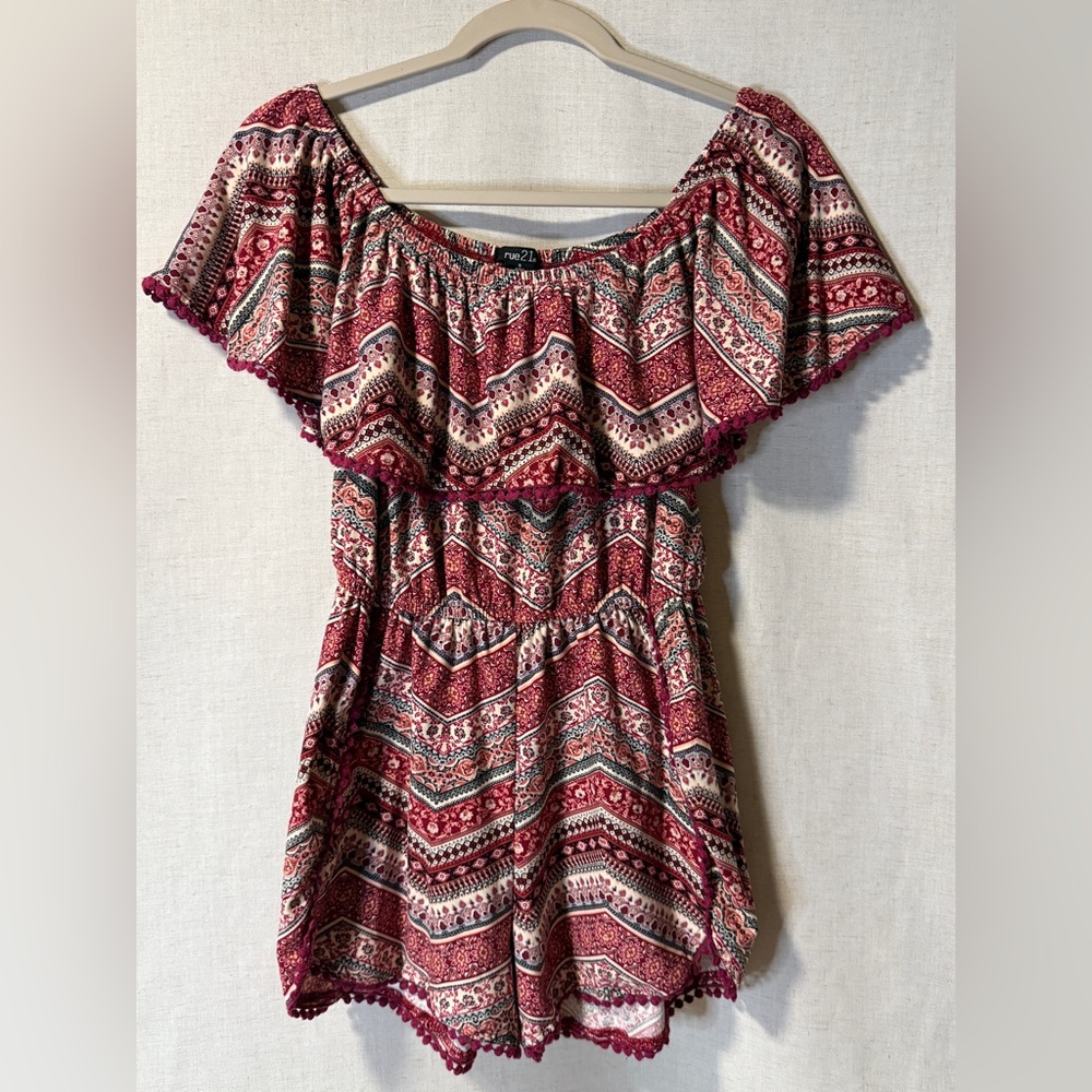 Women's Off-Shoulder Boho Romper - Red Pattern